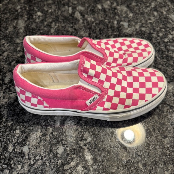 VANS Kids Pink Checkered Slip-On Shoes - Picture 2 of 5